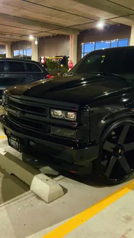 Too unlock, Drive  #blackonblack  #blackout #chicago  #tahoelimited  #lightscameraaction 
