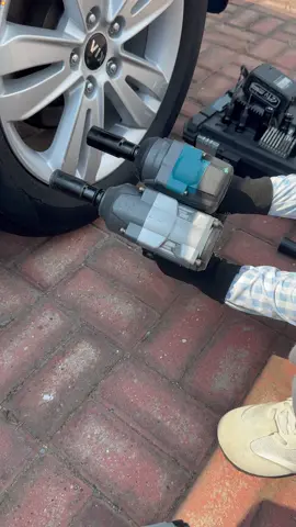 1000N.m Cordless Impact Wrench, 2 * 4.0A Batteries & a Handy Toolbox for All Your DIY Needs! #powertools #impactwrench #electricwrench #tools #wrench 