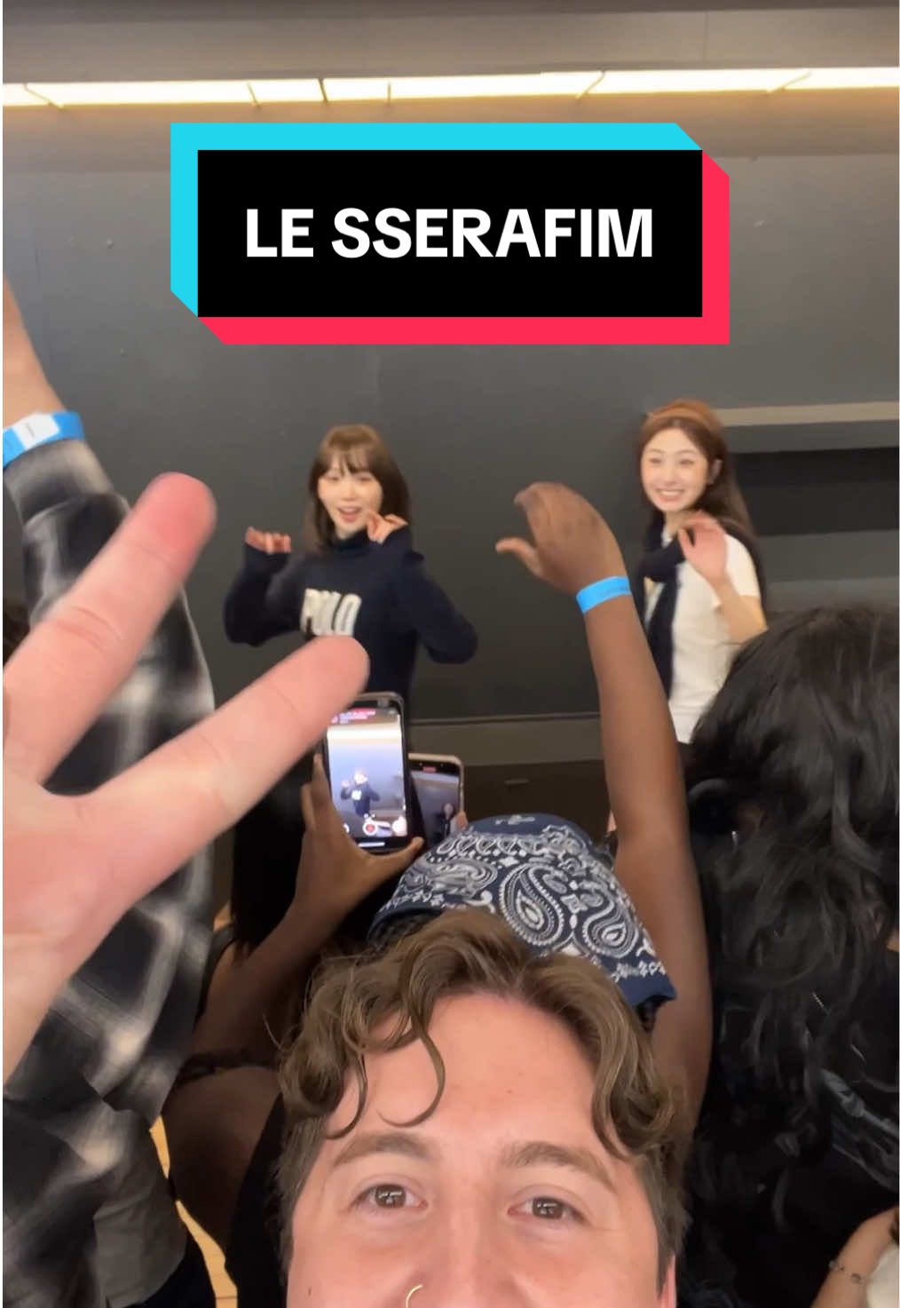 ok chaewon noticed me????? can’t wait for the youtube video to come out!!!  #lesserafim #hello82 #newyork #kpop @LE SSERAFIM 