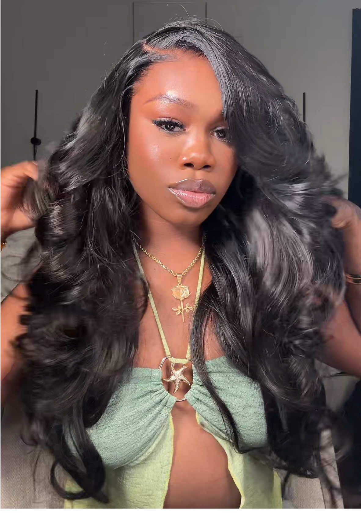 This wig is TOOO tea! 😍 @Luvmehair #luvmehair #luvmeforyou #luvmehairreview #luvmeforreal #tiktokshoplabordaysale 