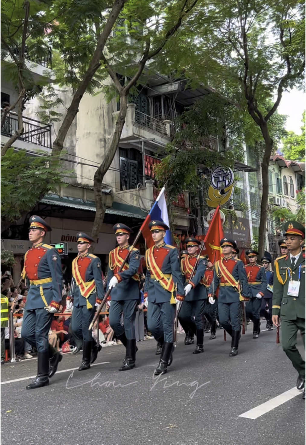 Gấu Nga cũng cũng tuyệt đối điện ảnh 🤭🤭 #a80 #quockhanhvietnam #ngadieubinh #quandoinga🇷🇺 #dieubinhnga 