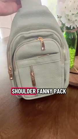 #fannypack #purse #socute #tonsofpockets #musthave 