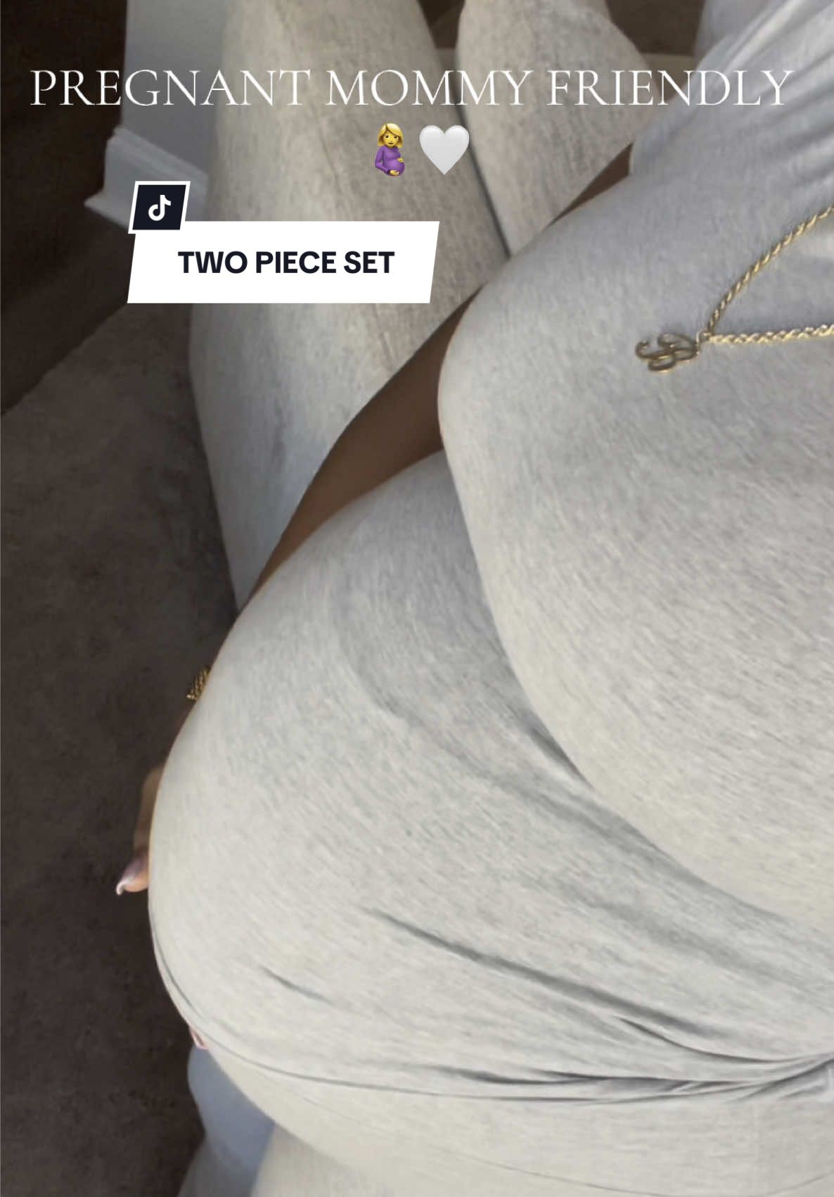 If you always run into the issue of sets not covering your bump, with this set both the pants and shirt cover your bump! This is definitely a WIN, making it pregnancy and post partum friendly #pregnancy #pregnant #postpartum #babybump #newborn #MomsofTikTok #fallfashion #twopieceset 