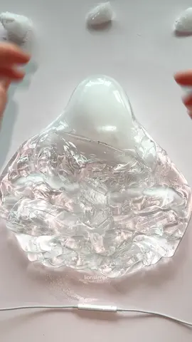 이것이 바로 쫀득한 안개😶‍🌫️💎                                                     ⚠️ 드라이아이스 맨손 접촉 시 심각한 화상 위험이 있습니다. 절대 따라하지 마세요.                                              #dryice #slime #asmr #슬라임 #史莱姆 