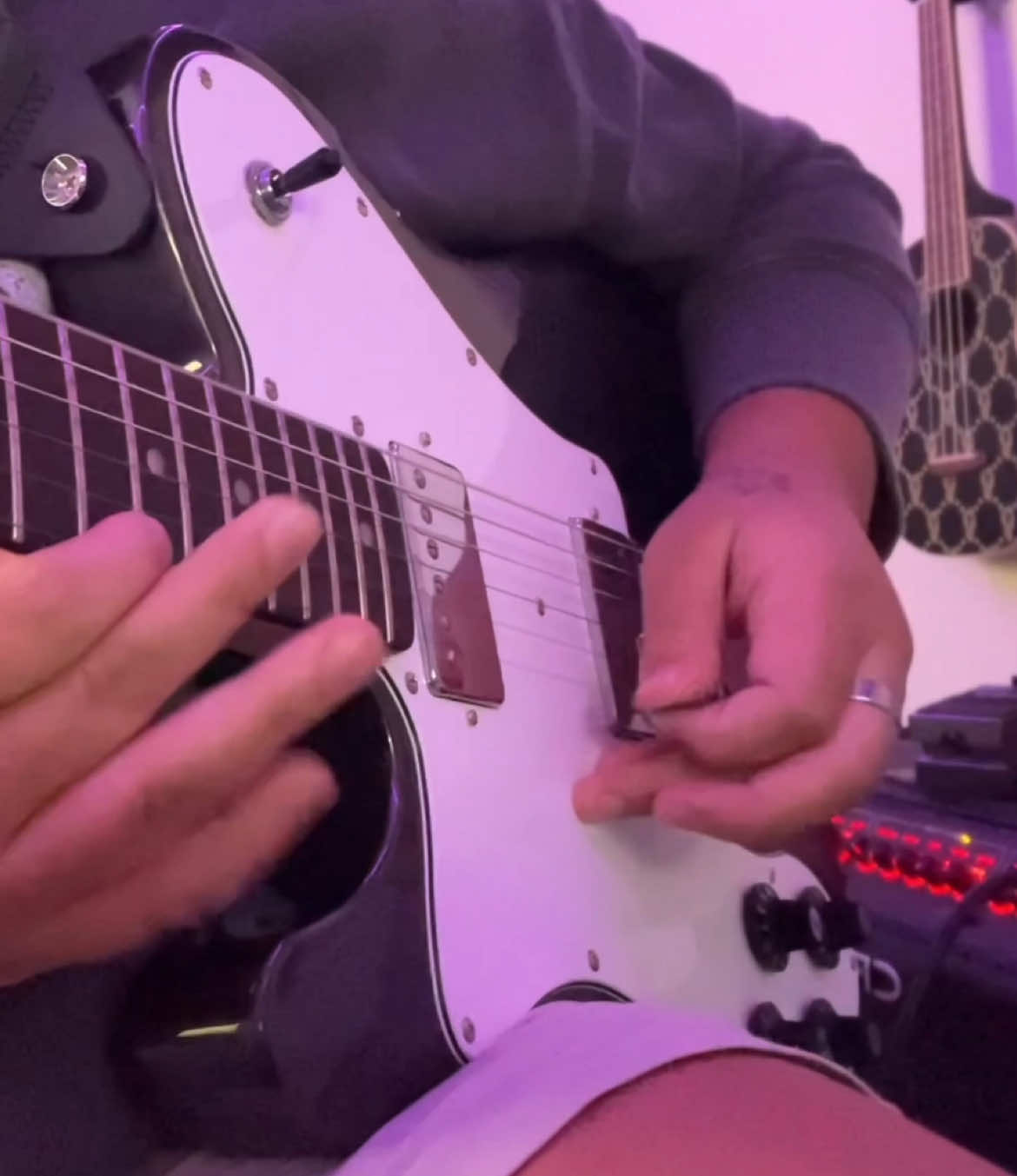 fell for the sombr propaganda @sombr  #fyp #sombr #electricguitar 