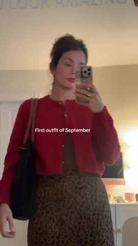 Mi primer outfit de septiembre!! #septemberoutfits #entrepreneurlife #miamiblogger 📍❤️☕️🤎🍄‍🟫