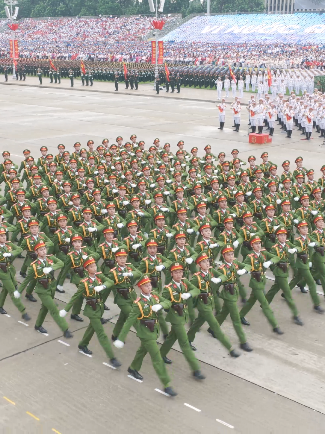 Khoảnh khắc lịch sử duyệt binh 2/9 #vietflycam #quockhanh2025 #duyetbinh #badinh #history 