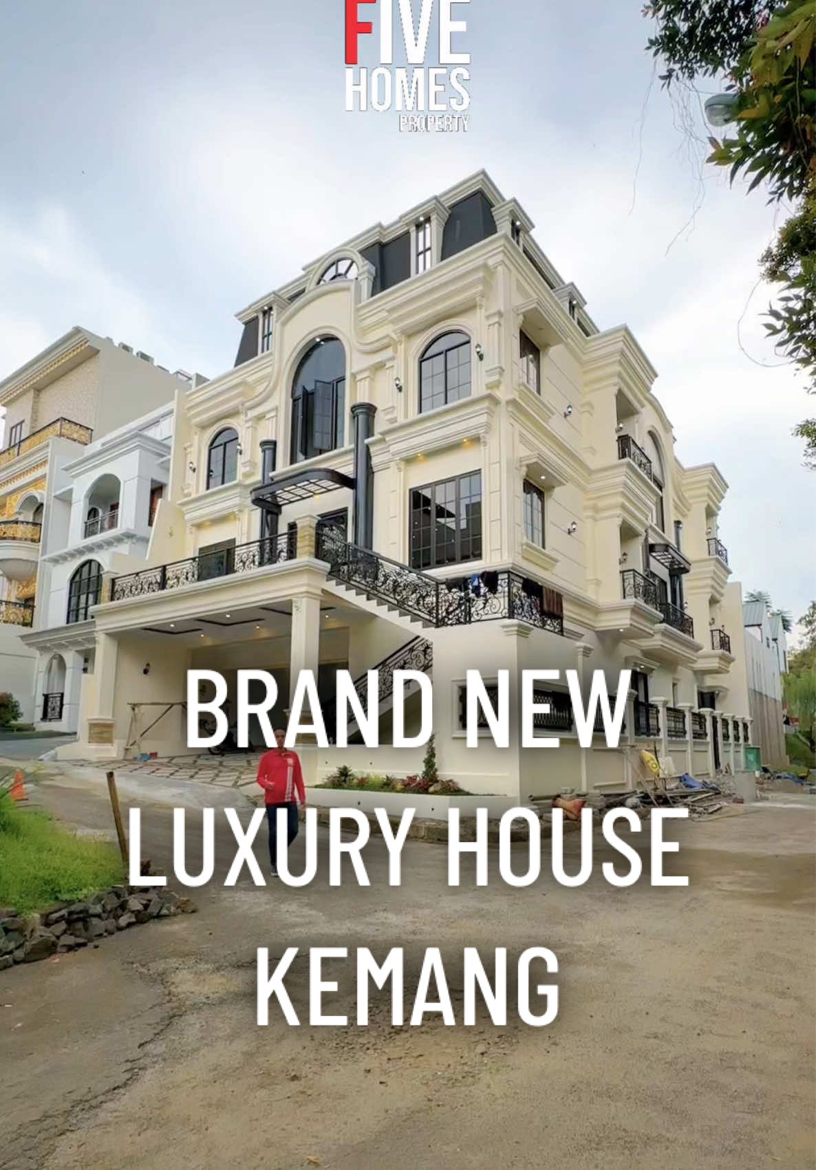 FOR SALE Brand New Luxury House Cipete Kemang  Jakarta Selatan Luas Tanah 385 m² Luas Bangun 850 m² Kamar Tidur 4 + 2 Kamar Mandi 5 + 1 Swimming Pool  3 Lantai Private Lift Garasi 2 Carpot 3 One Gate System Harga 14 M Nego More Info : Akmal 0812-8246-6225 #fivehomesofficial #fivehomesjakarta #garasifivehomes #fivehomes #fypシ゚viral #fyp #brandnewhouse #rumah3lantai #dalamcluster #cipete #kemang #jakartaselatan 