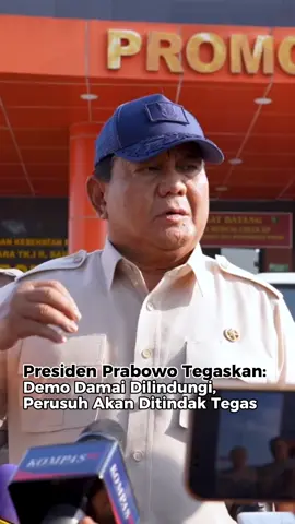 #SahabatBahari, Presiden Prabowo Subianto @prabowo kembali menegaskan bahwa menyampaikan pendapat adalah hak rakyat dan dijamin konstitusi. Namun, Presiden mengingatkan bahwa dalam penyampaian pendapat harus berjalan dengan damai, sesuai dengan peraturan yang berlaku, supaya tidak ada rakyat yang dirugikan.  Yuk, kita jaga demokrasi yang damai 🇮🇩  #PanganBiru #2025KKPRiseTogether #EkonomiBiruUntukIndonesiaEmas #SaktiWahyuTrenggono   