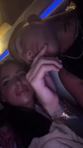 SON LA MEJOOOOR PAREJA DEL UNIVERSO🤍!, como se miraban😭💘💘💘💘, los amo, no puedo con sus miradas y como se ríen, Valu y Enzo la mejor pareja por siempre🫶🏻 #valucervantes #enzofernandez #fypシ゚viral #noflop #tiktokponmeenparati 
