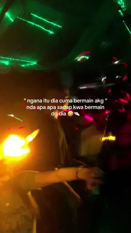 tinggal pilih di atas atau dibwah 😭🤣
