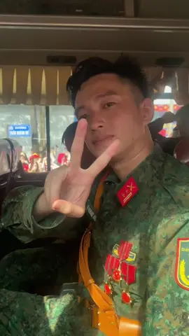 Sinh nhật va phải món quà này thì nhất tui rồi 😆😆❤️😻 Tạm biệt Mèo nhaaaa Mà đầu video k phải t hét đâu nha, bà ther nào hét dữ dội quá 😆😆 #lehoanghiep #meodichill #tambiet #dieubinha80 #quockhanhvietnam🇻🇳 