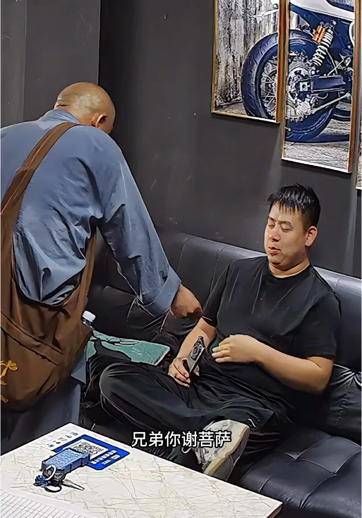 阿弥陀佛，出家人讲缘不讲元！#和尚诈骗 #假和尚 