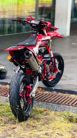 #supermoto #crf #crfsupermoto #fyppppppppppppppppppppppp #toberstickerpekanbaru 
