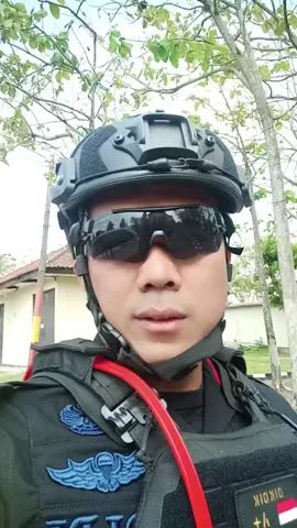 bersinar kembali pengamanan gedung DPRD propinsi Jawa Barat dalam rangka pengamanan unjuk rasa.  #brimobuntuknusadanbangsa #janganlupaselalubersyukur #semangattiadabatas #SalamPejuangKeberkahan 