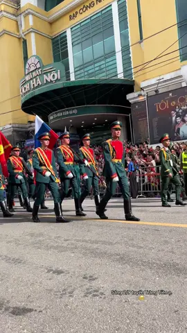 Trời ơi bé mũ trắng ơiiiiiii. Sáng nay các bé Nga siu đáng yêu và nhiều năng lượng nhaaaaa.  Có thể là luỵ A80 đến bn năm sau nữa. Huhuu 👅💗 #xuhuongtiktok #dieubinh #a80 #trending #quandoinga🇷🇺 