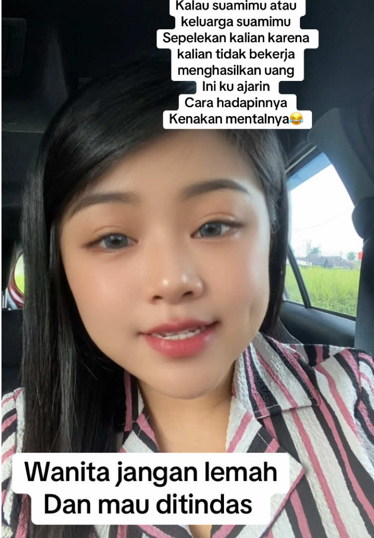 Teruntuk lelaki yang suka sepelekan Istri yang tidak bekerja menghasilkan uang Dan banyak tuntutan Minimal bercerminlah Kasihani tuh bini Banyak sekali yang mau dikerjain Mencari nafkah itu udah tanggung jawab suami Karena suami gak bisa hamil dan melahirkan  Kalau mau istri service mantap Jangan dikasih kerja lah Kasihkan pembantu dan baby sister Jika tidak mampu terima istrimu seadanya Jangan malah jajan diluar! Udahlah gak ada kemampuan Jangan banyak tingkah deh! Sekian,semoga bisa menjadi motivasi untuk kehidupan kalian #pernikahan #nasehatpernikahan #kehidupanberumahtangga #tanggungjawabsuami #tanggungjawab 
