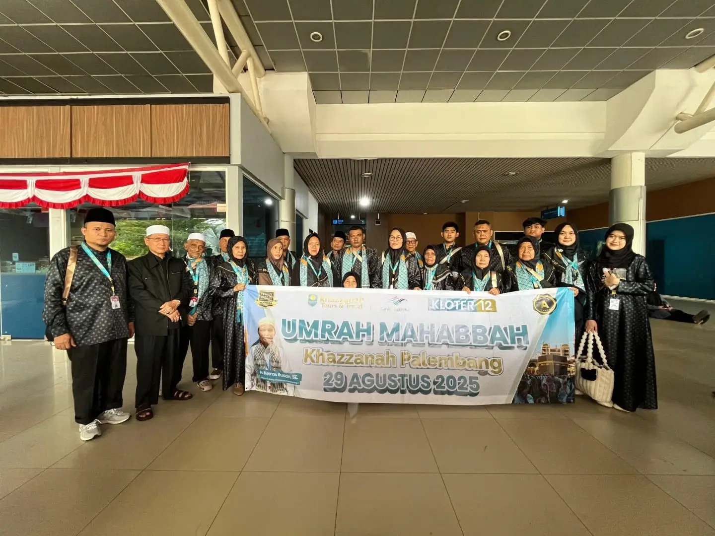 Dokumentasi keberangkatan group program umrah mahabbah Starting Palembang 29 Agustus 2024 Kloter 12 dengan pembimbing :Ust H. Kemas Ruslan, S.E* Semoga Allah memberi Kelancaran dan kemudahan serta mendapatkan umroh yang mabruroh dan maqbullah... Amiin YRA 🟨 Khazzanah Tours & Travel 🏆 Travel Umrah & Haji Pilihan Masyarakat Indonesia Izin Umrah: U 115/2021 Izin PIHK: HK-2906/2021 📱 082227037997 / 081328808869  #UmrahSeptember #UmrahMulia #Umrah1447H #UmrahBersamaKhazzanah 