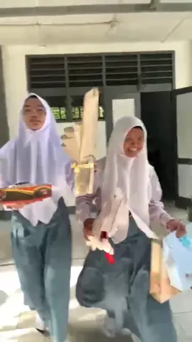 semoga kita selalu diberikan kesempatan dan umur yg panjang untuk bisa merayakan pertambahan usia di setiap tahunnya 💞🌟