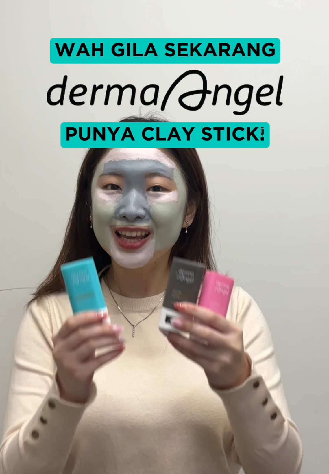 Jerawat no, NEW DermaAngel Clay Stick YES! 🥰 Hempas semua masalah jerawat, kusam & pori besar semudah 1 swipe ✨ 🩷 Niacinamide Brightening Clay Stick: +44% mencerahkan kulit 🩵 Salicylic Acid Acne Clay Stick: -75% mengurangi jerawat 🩶 Charcoal Pore Clear Clay Stick: -47% mengecilkan pori Mess-free, no ribet ribet club 😝 Cobain sekarang! #DermaAngel 