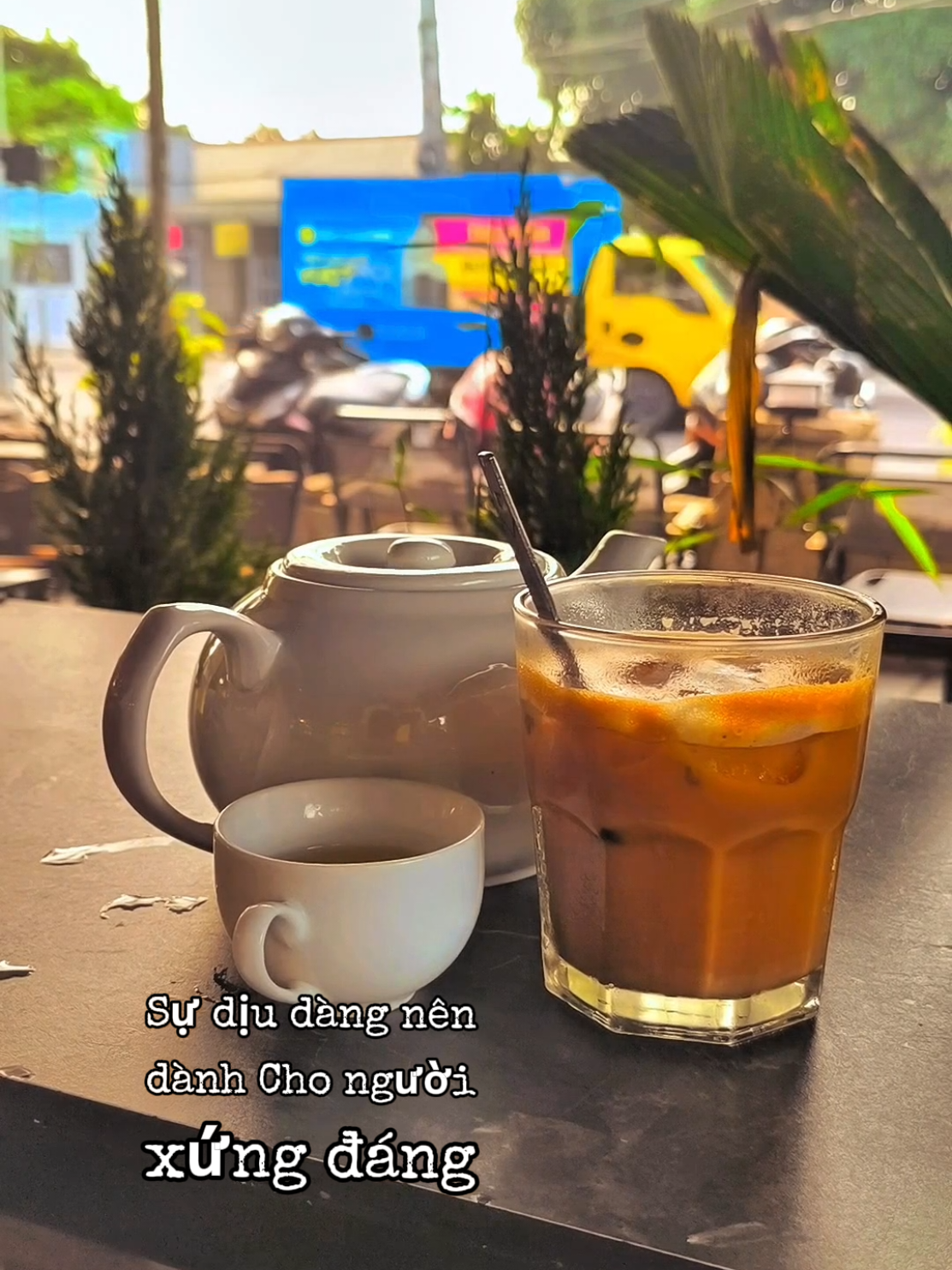 Sự dịu dàng nên dành Cho người xứng đáng...#trietlycuocsong #caunoihay #ngamnghi #banlinh 