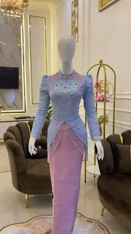 Hanya menjahit dan menyewakan kebaya!!!! Yg mau tanya2 bisa WA yg tertera di bio😘 #kebayawisuda #penjahitonline #penjahitkebayapadang #kebayapadang #fyp 