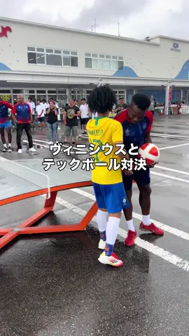 あのヴィニシウスと夢のコラボ⁉︎ #マルセロ #サッカー #テックボール #marcelo #Soccer 