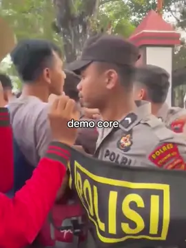 rakyat selucu ini masa dibuat marah #demo #dpr #indonesia #seventeen #fyp 