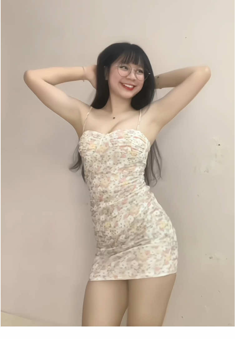 Đầm mặc dịp nào cũng tôn dáng #loly 