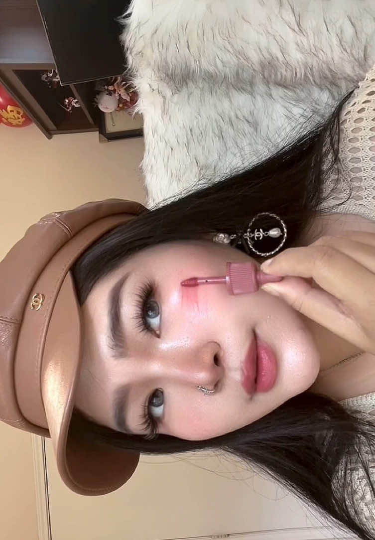 GRWM with a cutie pie for rosie cheek and lips  💋 Ink the velvet lip tint #17 @periperaofficialusa  @cliocosmetics_global  Available on Amazon #peripera #inkmoodglowytint #rosywish #inkthevelvet     