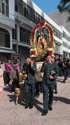 Chuty, perrito adoptado por los policías de la Comisaría de Santa Eulalia. #SantaRosa #devoción #PNP #doglovers 
