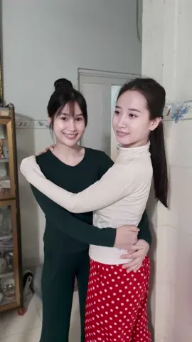 Gái miền tây lên đồ + đeo vàng sương sương  🥰#ThảoNè #xuhuong #tangv1 #siéteogiảmbụng 
