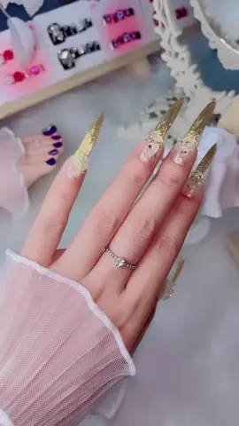 Nails box tay tone vàng tráng gương#xuhuong #tiktok #nail #nails #nailxinh 