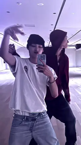 gemess si martin buka kaki nya lebar' biar tingginya sama😭 #seonghyeon #martin #cortis #fyp @CORTIS 