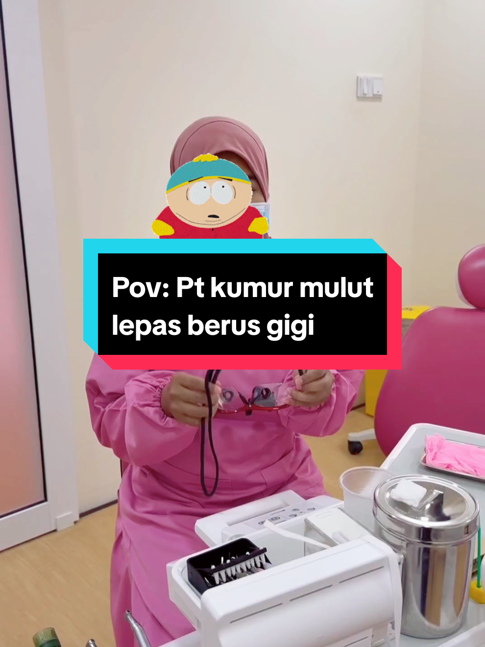Stop bilas mulut lepas gosok gigi🥲 Ludahkan sahaja tanpa kumur. Spit, don't rinse😊 Biar fluoride buat kerja dia, bukan kita je ada kerja, dia pon nak kerja gak🫠 – Kalau bilas = fluoride hilang – Gigi kurang protection – Senang kena karies/lubang #klinikpergigianmarydent #dentaltok #tipsgigi #fyppppppppppppppppppppppp #kelantantiktok 