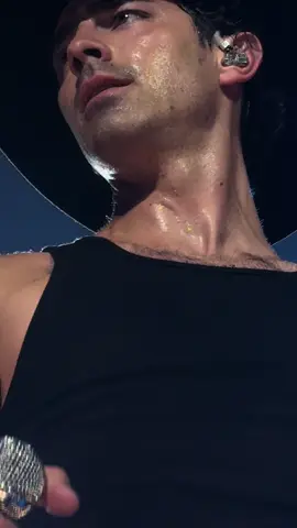 Save a horse ride a what?  #joejonas #joejonasedit #jonasbrothersconcert #joejonasfans 