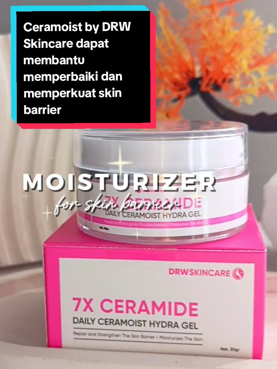 ✨ Kulit sering terasa kering, sensitif, atau mudah iritasi? Bisa jadi skin barrier kamu sedang rusak! Waktunya perbaiki dengan Ceramoist by DRW Skincare 💧 Kaya akan ceramide dan bahan aktif pelembap lainnya, Ceramoist bantu: ✅ Memperkuat lapisan pelindung kulit ✅ Mengunci kelembapan lebih lama ✅ Menenangkan kulit sensitif Say hello to healthier, glowing skin! 🌿 #Ceramoist #moizturizer  #DRWSkincare  #skinbarrierbooster 