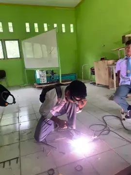 sklh untuk berkerja