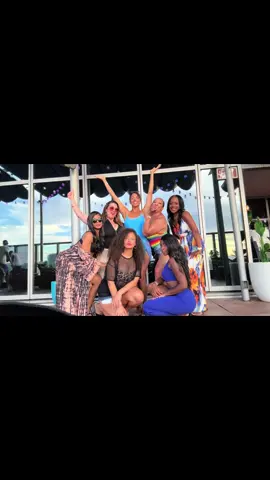 Did someone say pool party? One thing the girlz love to do, is have fun! A time was had at the Brunch Oasis Pool Party #endofsummer #poolparty #brunch #laborday 