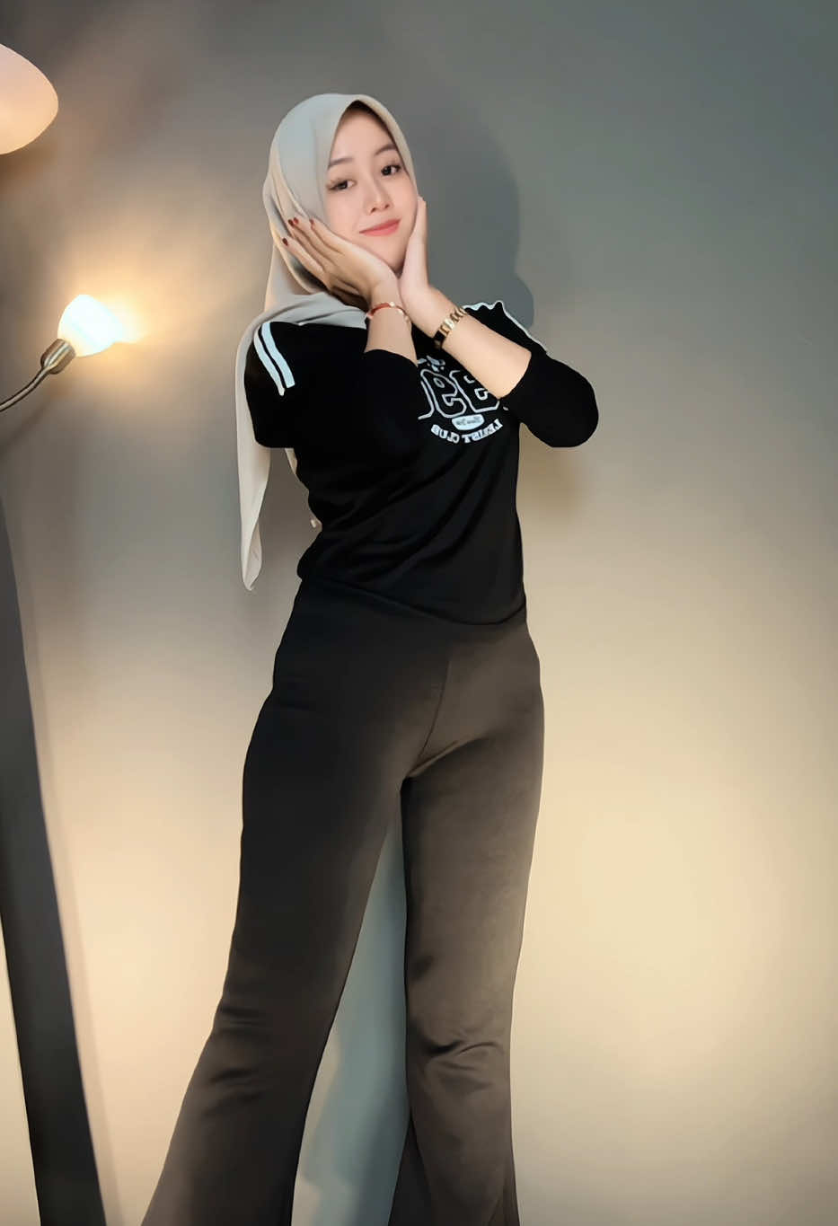 cakep banget sih ini celanaku, bahannya melar ya best #rekomendasi #celana #flarepants #fyppppppppppppppppppppppp 