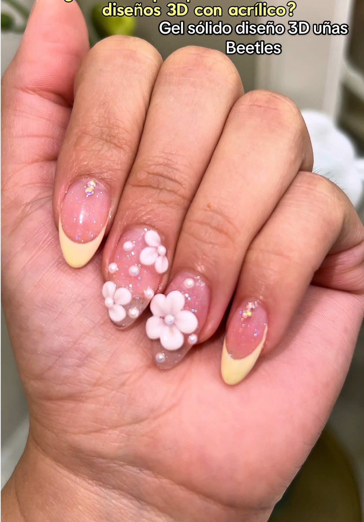Esta es forma más fácil de realizar diseños 3D si eres principiante.. Ahora puedes crear múltiples diseños hermosos sin complicarte tanto💅🏽🤩 @BeetlesGelPolish con este kit solid builder gel es bastante completo 10/10  #buildergel #3dnailart #beetles #diseño3d #uñasentendencia 