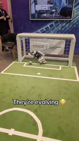 Ok this is getting serious now 🫣 #ai #robot #Soccer #technology (via unknown)