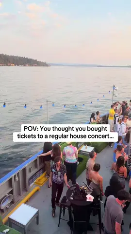 House party? Nah. HOUSE BOAT party 🚢🎶 Listen to music with great views; I don’t see why not. #BoatRave #HouseMusic #POV #PartyOnWaves  #hiyuboat@whiterabbitgrp 