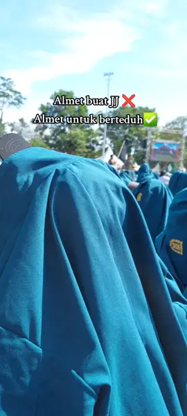 Berteduh: berlindung (supaya jangan kehujanan atau kepanasan); bernaung; menumpang tinggal #itb #nangorpanas #oskm 