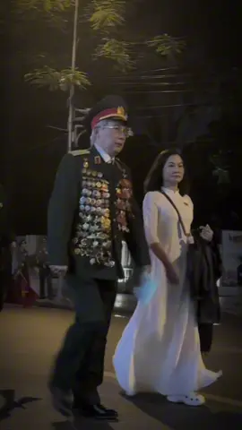 Thiếu tướng Lê Mã Lương - Anh hùng Lực lượng Vũ trang Nhân dân. Dù sao này Bác như thế nào thì có Đảng và Nhà nước sẽ làm việc với Bác nhưng con cháu Việt Nam chúng ta không được xúc phạm Bác❤️  #thieutuong #ahllvtnd #quockhanh #khangchien #xh 