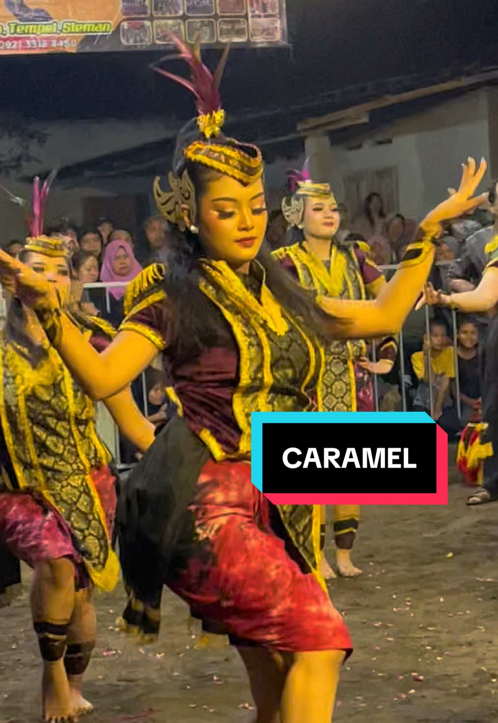 Kali ini ga kenotice sama kak @Caramelll 😁  Besok nengok kamera ku yah kak 🤣😝..  . . #pbb #sekarnaron #jathilan #tiktok #foryou 