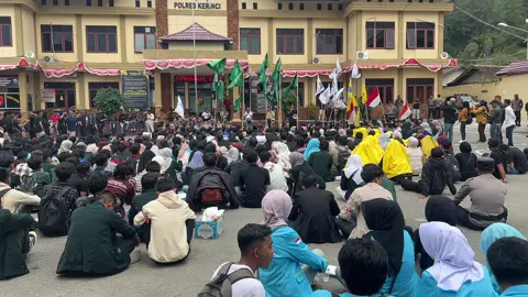 Aksi demo mahasiswa kerinci sungai penuh di halaman polres kerinci #polreskerinci #jambi #sungaipenuh #aksidamai #kerinci 