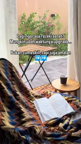 Kadang rezeki terasa seret bukan karena kita kurang kerja keras… Tapi karena ada bagian dalam hidup yang belum kita rapikan Berikut 3 amalan penarik rezeki yang bisa kita amalkan 👇 1⃣ Perbanyak Istighfar “Barang siapa memperbanyak istighfar, maka Allah akan memberikan jalan keluar dari setiap kesempitan…”  Istighfar itu kayak ngebersihin saluran rezeki Makin bersih, makin lancar alirannya 2⃣ Jaga Sholat & Sedekah Sholat tepat waktu = jaga koneksi langsung sama Pemilik Rezeki Sedekah = membuka pintu rezeki lewat jalan yang nggak kita sangka Coba deh rutinin dua hal ini. Rasain bedanya Bukan cuma di dompet, tapi juga di hati 3⃣ Ikhtiar Sungguh-sungguh Doa tanpa usaha = angan-angan Usaha tanpa doa = kesombongan Kalau kamu udah minta sama Allah, jangan lupa buktikan lewat ikhtiar terbaikmu Misalnya… belajar skill baru, nyoba peluang baru, atau berani keluar dari zona nyaman Kalau kamu lagi cari cara ikhtiar dari rumah, yang realistis dan halal… Komen “MAU”, biar aku kirimin kelas GRATIS: “Cara Dapat 6 Juta dari Affiliate Produk Digital” Jangan nunggu ada waktu buat berubah Karena rezeki itu datang ke mereka yang bersungguh-sungguh 💪 #affiliatepreneurs #produkdigital#rezeki_allah 
