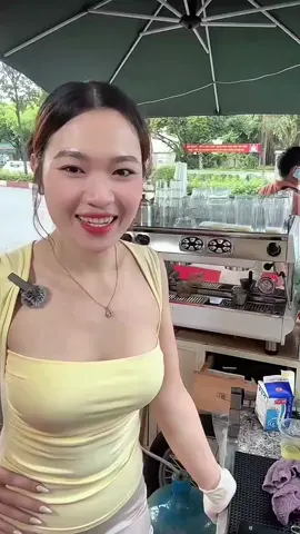 Vào phần trưng bày ủng hộ em nhé #gaixinh #gaixinhtiktok #tiktok #xuhuong #tramy 