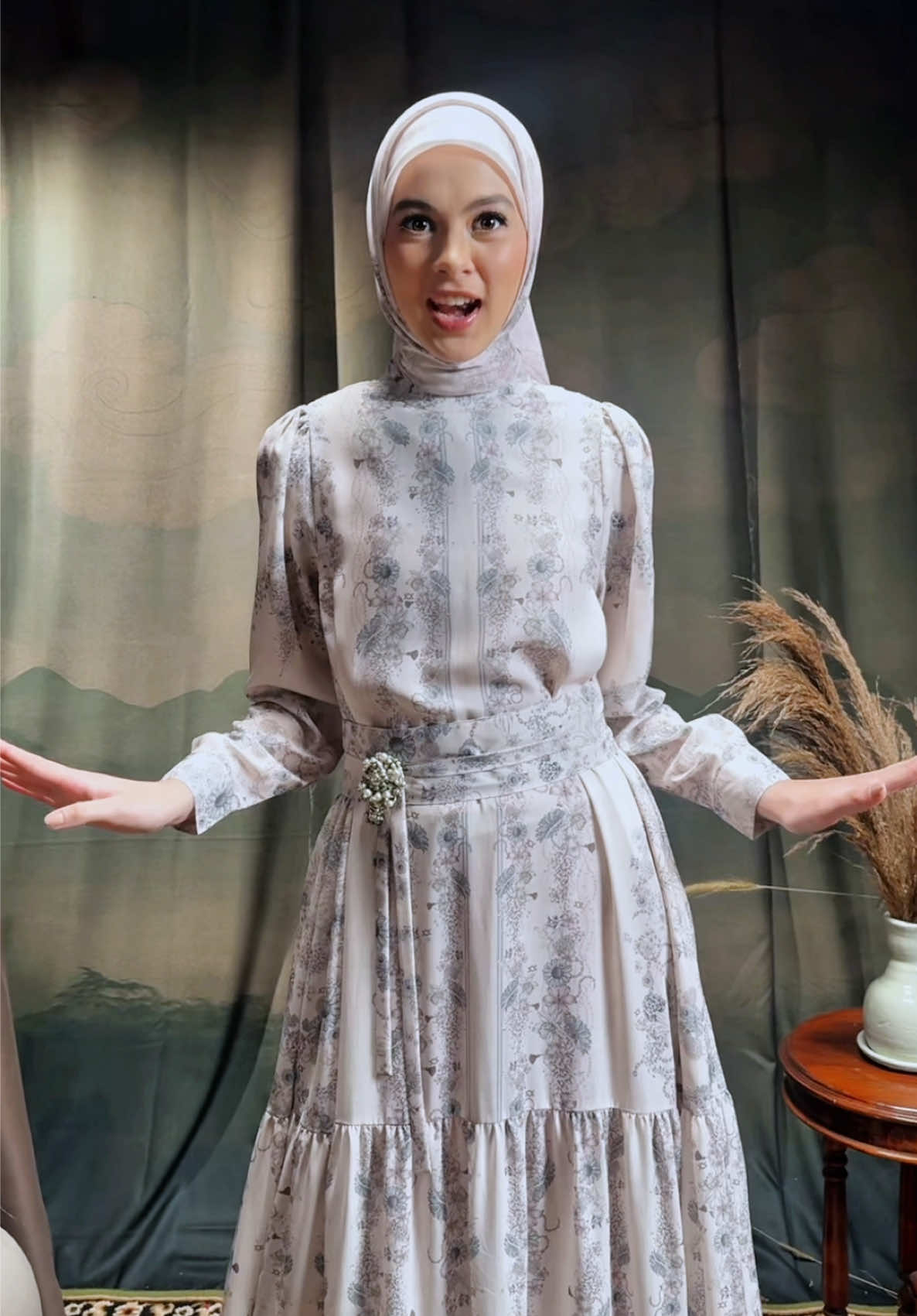 Serafia Dress on, mood langsung naik 100% 🌸 Siapa yang udah punya juga? #KLAMBY #IamWearingKlamby